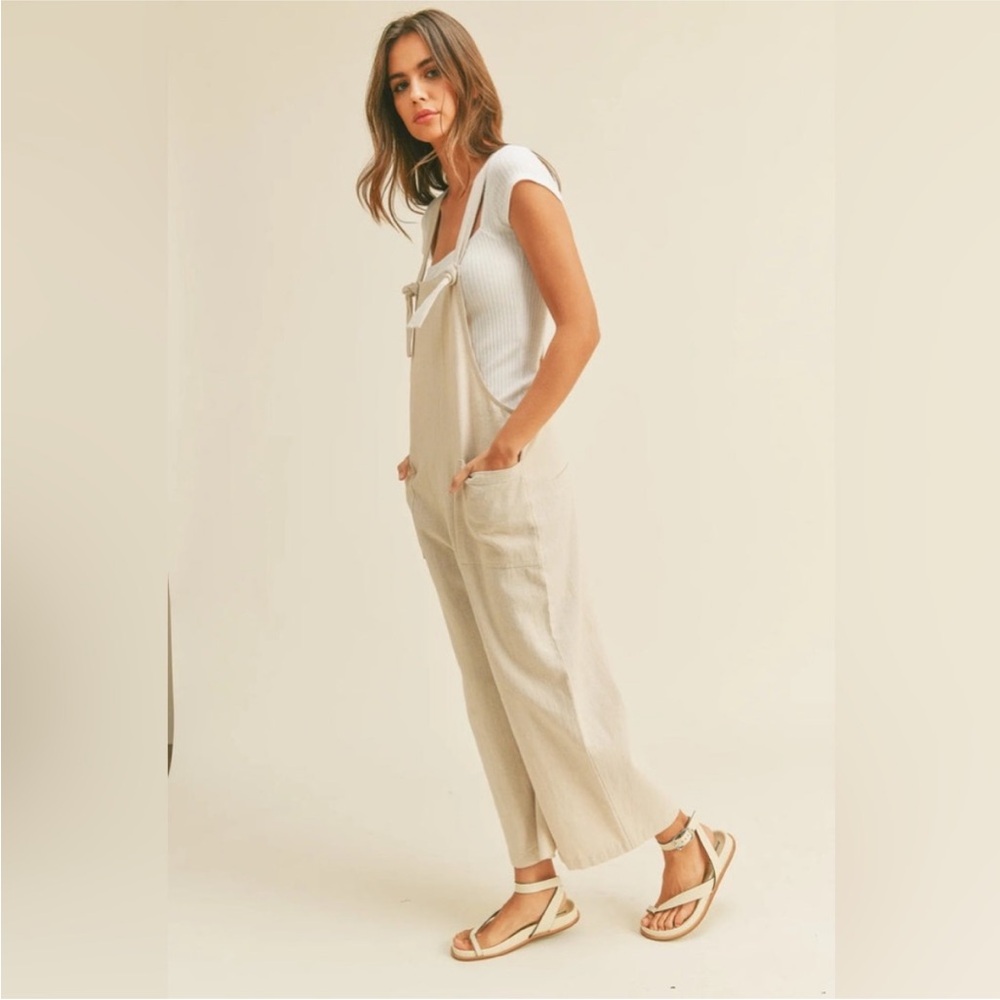 Chic Beige Cropped Wide Leg Denim Jumpsuit! - Picture 2 of 2